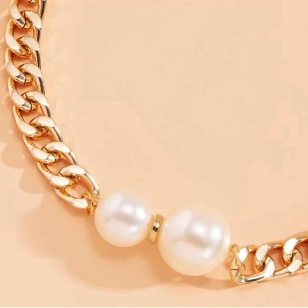 Ginevra Pearl Gold Chain Statement Necklace - Picture 4 of 11